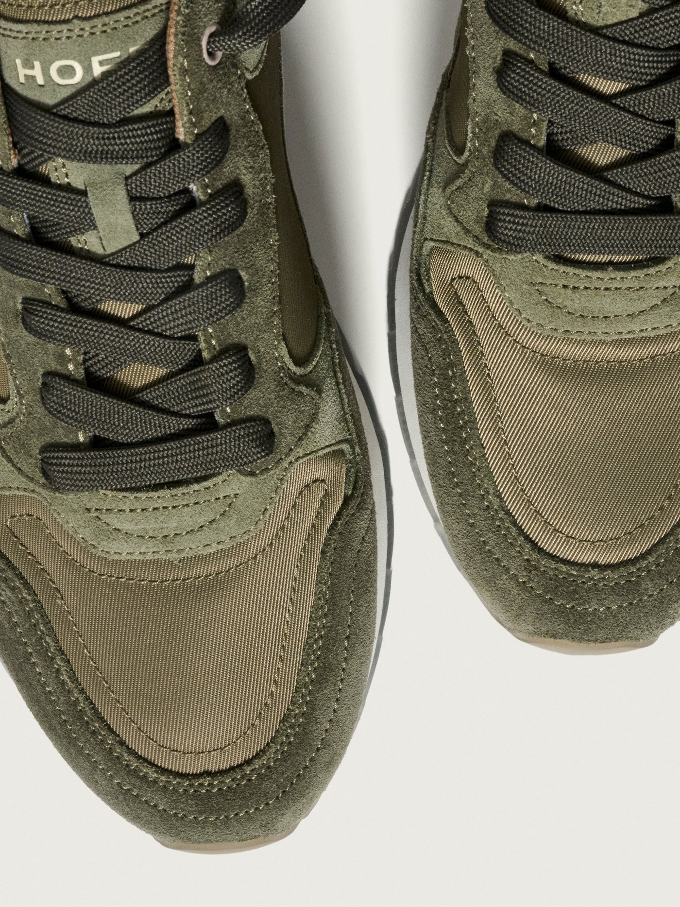 Basket HOFF BUENOS AIRES sneaker rétro vue trois-quarts avant kaki