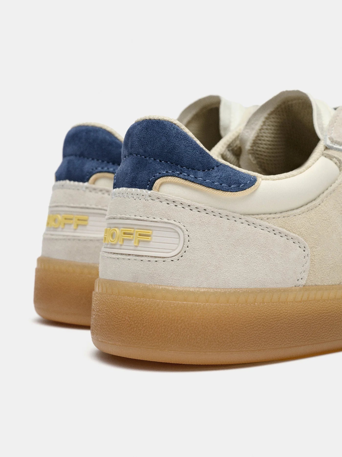 ker suède beige détail lacets et finition