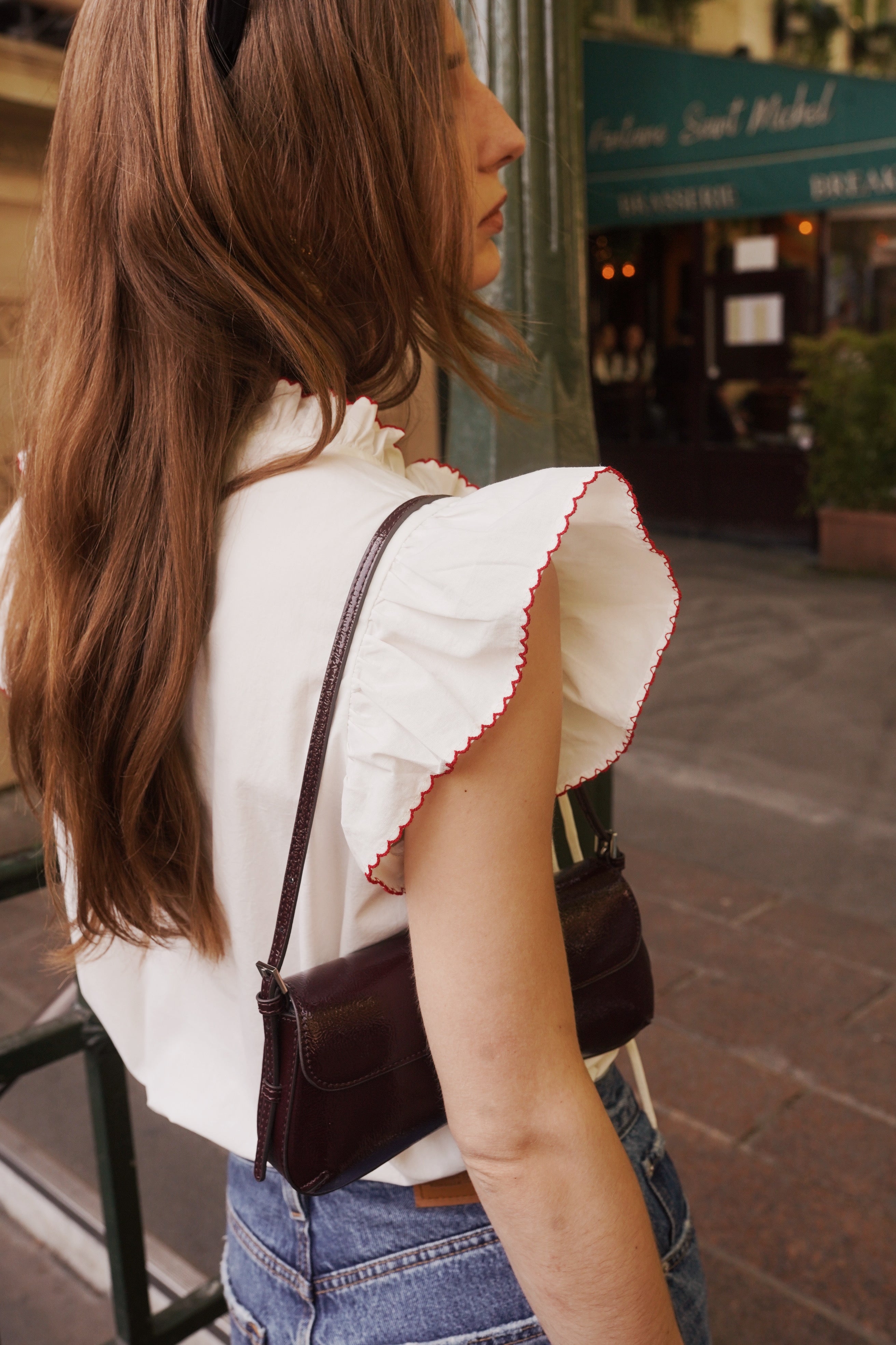 chemisier femme blanc volant et broderie