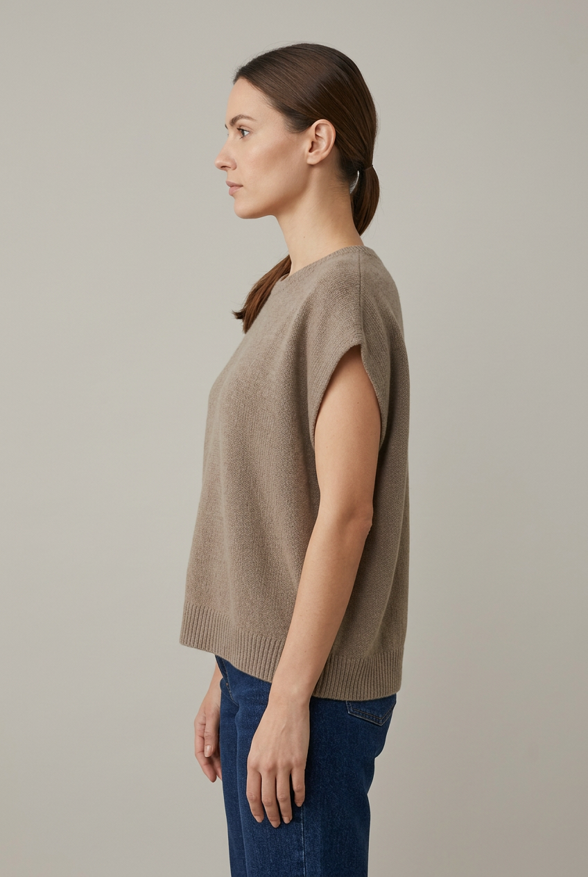 Beige de profil sans bijoux