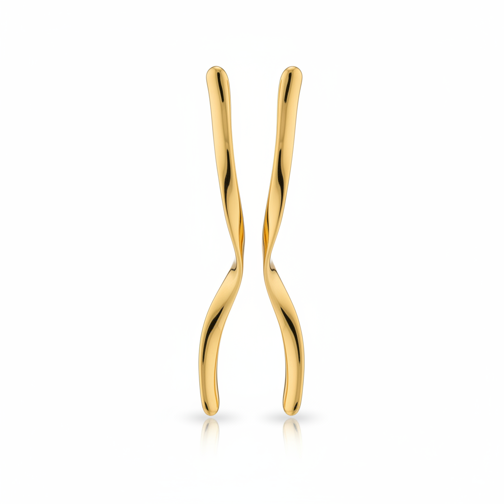 Boucles d'oreilles dorées ondulées fond blanc luxe