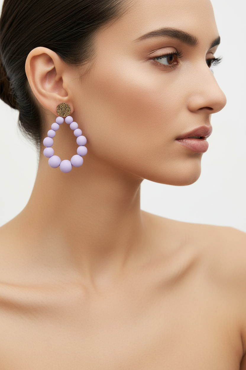 Boucles d'oreilles lilas 6cm portées proportions réalistes