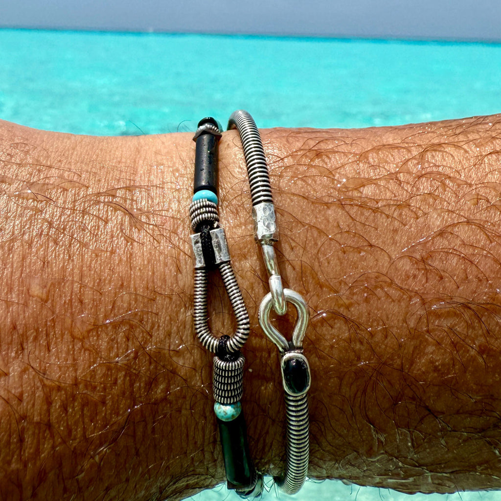 Bracelet "Just Me" en corde de basse et pierres tubes naturelles