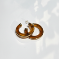 Créoles écaille fond blanc luxe
