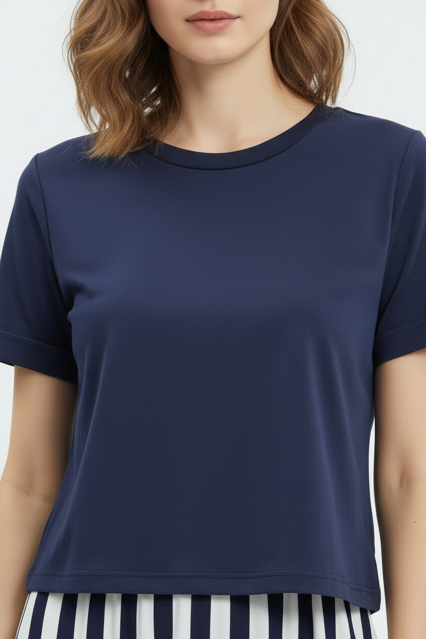 Crop top marine – vue face buste sur mannequin