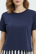 Crop top marine – vue face buste sur mannequin