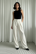 Pantalon Blanc Cassé – Face éloignée