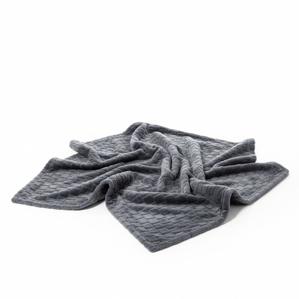 Plaid anthracite sur fond blanc