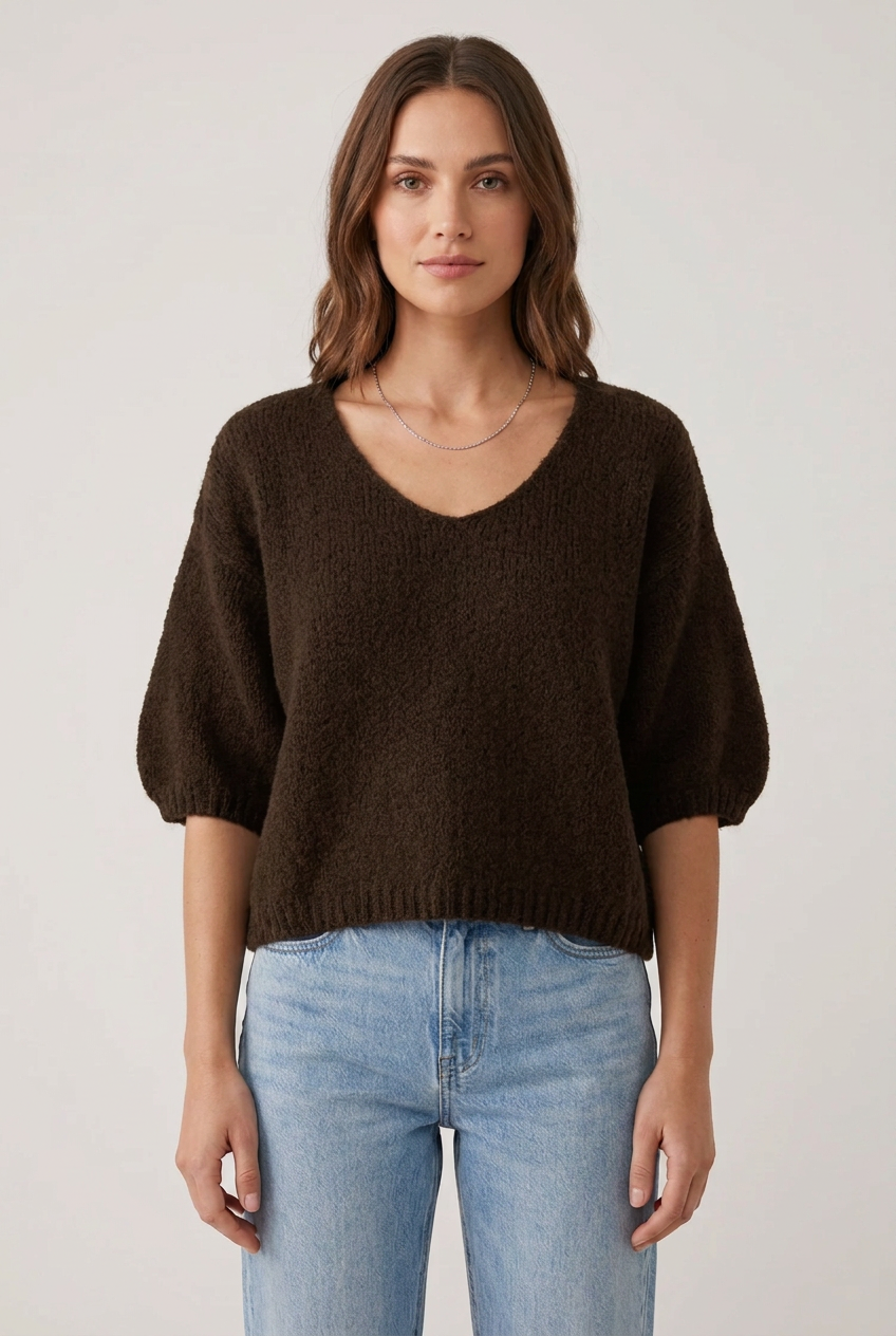 Pull Maëlys marron avec la même encolure que le noir