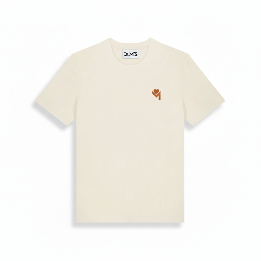 T-shirt beige avec petite étiquette blanche