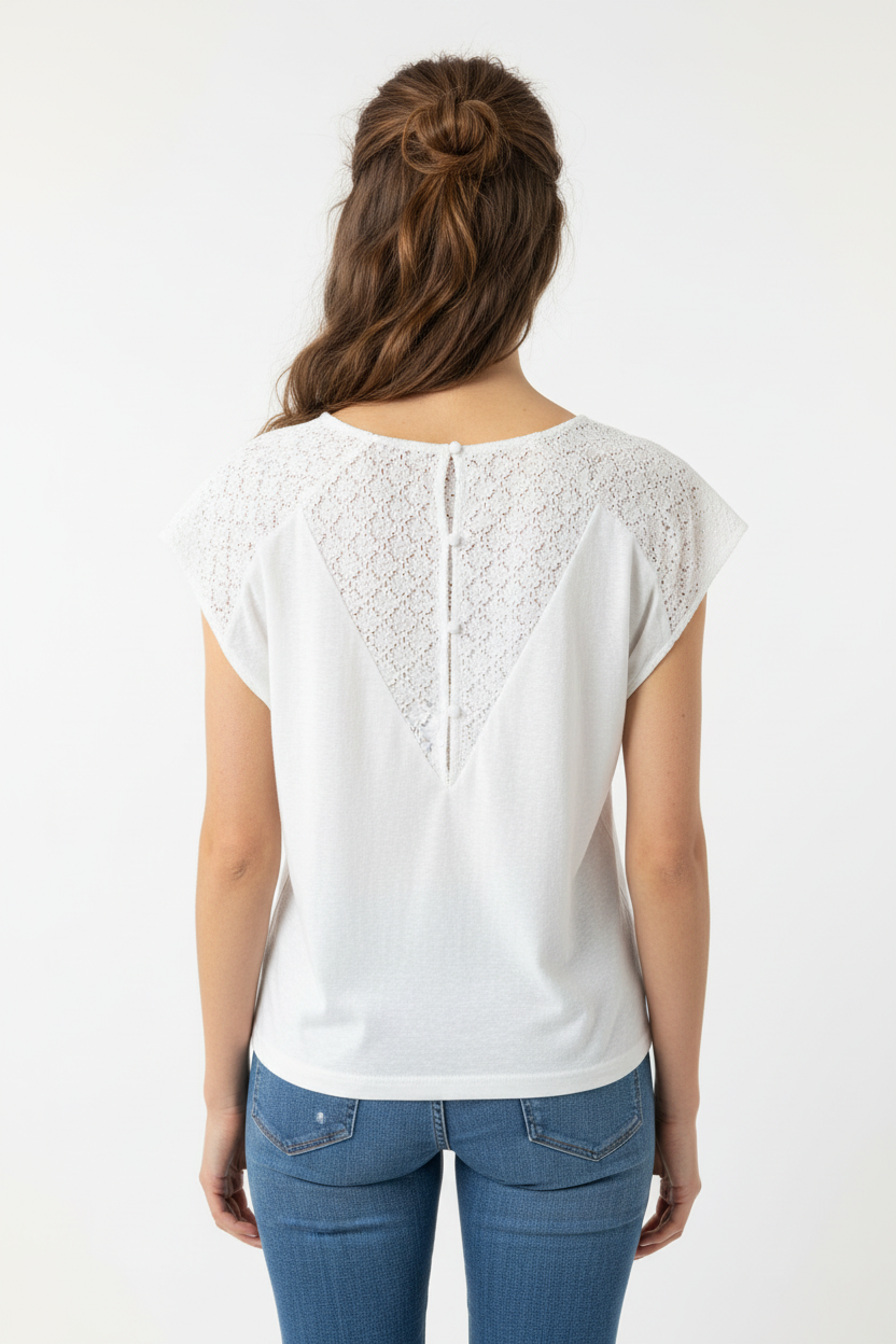 T-shirt blanc vue de dos - cadrage serré